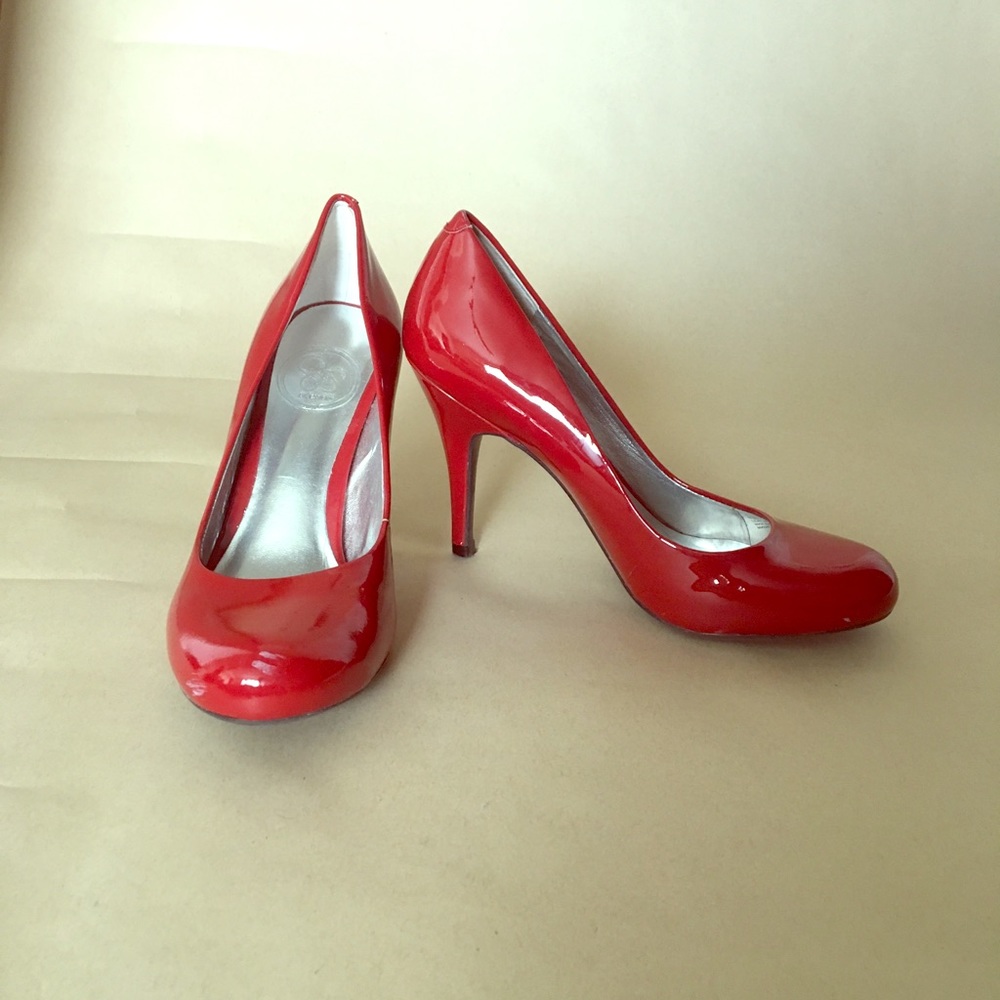 Jessica Simpson red pumps